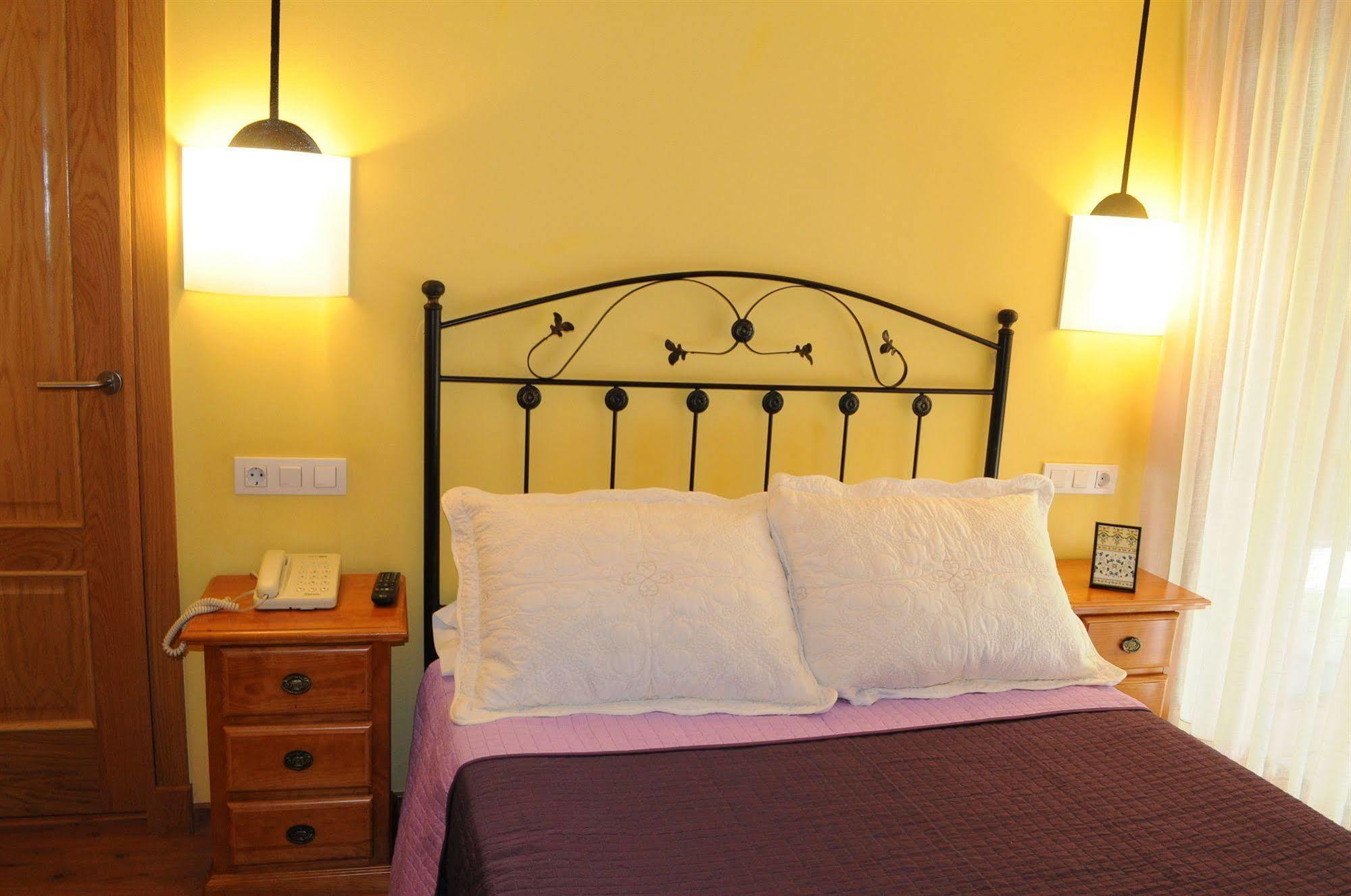 לוגו Hotel Brios מראה חיצוני תמונה